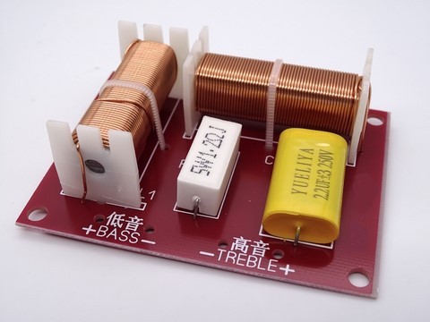 filtre haut-parleur passif 2 voies 5000 Hz 150watts 4-8 ohms.jpg
