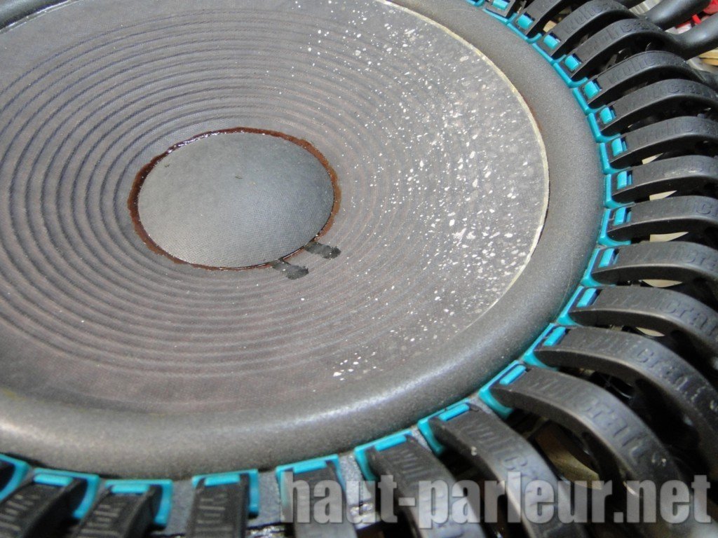 Réparation de haut-parleurs JBL