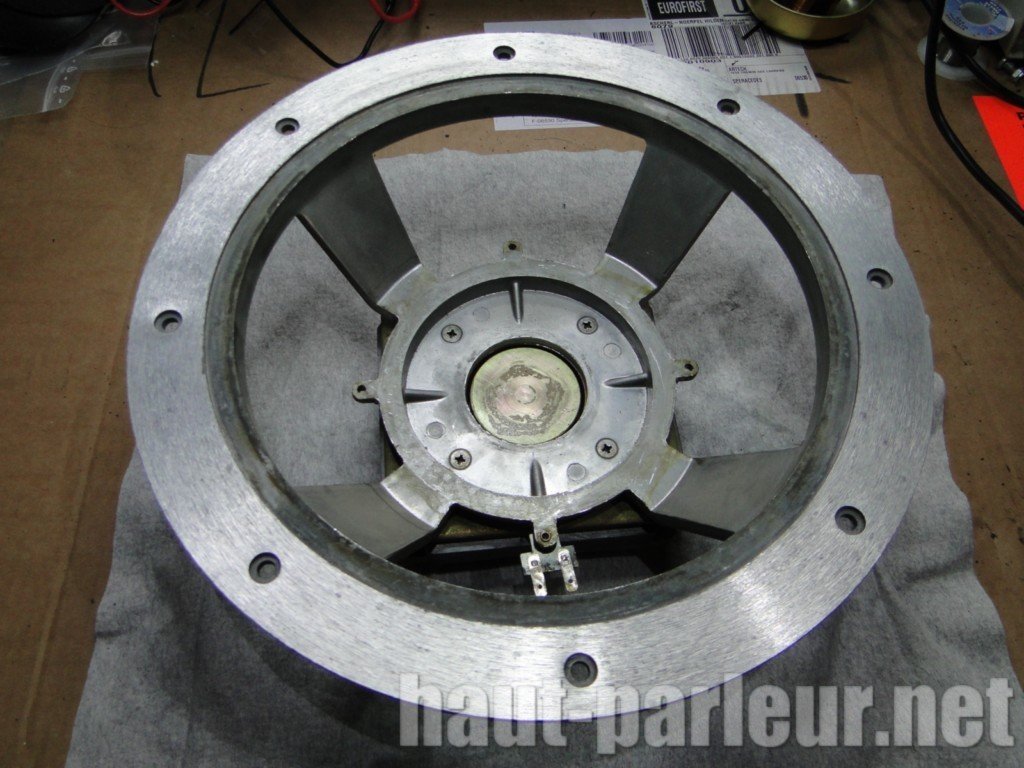 Réparation de haut-parleurs 