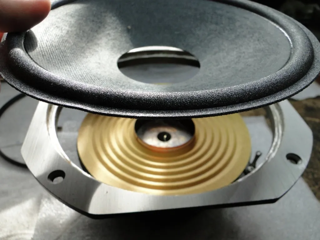 Remembranage JBL LE8T