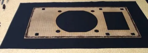 Changer le tissus acoustique d'un cadre d'enceinte :  Positionner le cadre