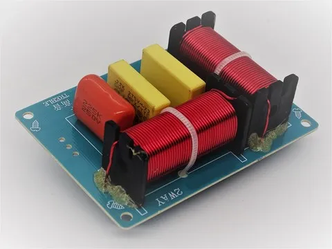 Filtre haut-parleur diviseur de fréquences 3000Hz 2 voies impédance 4 à 8 ohms puissance 45 à 180 watts 