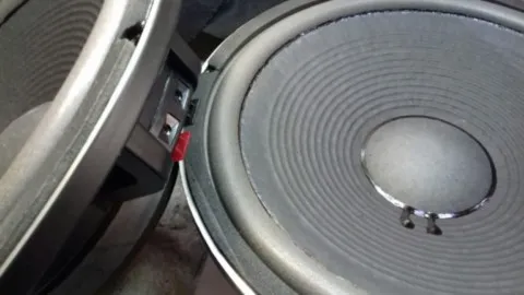 Réparation haut-parleurs JBL 128H