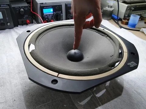 Vérification de la bobine mobile d'un haut-parleur