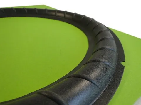détail du profin de la suspension ahut-parleur SHP-250R