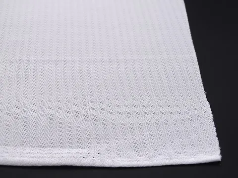 Tissus d'enceinte acoustique transonore couleur blanche. Dimensions 150 x 75 cm